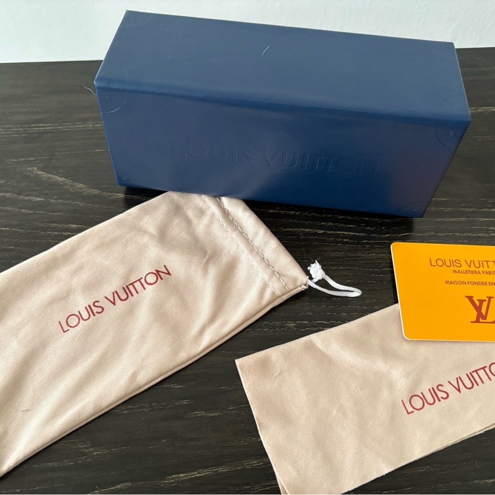 Louis Vuitton Cream Dust Bag with Blue Box